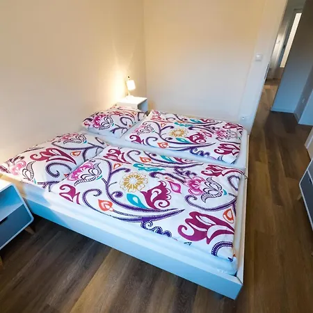 Bein With Parking Apartment *